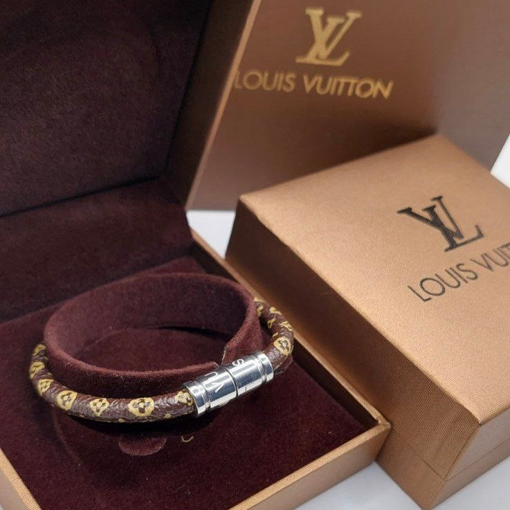 BRACELET LOUIS VUITTON CUIR A1