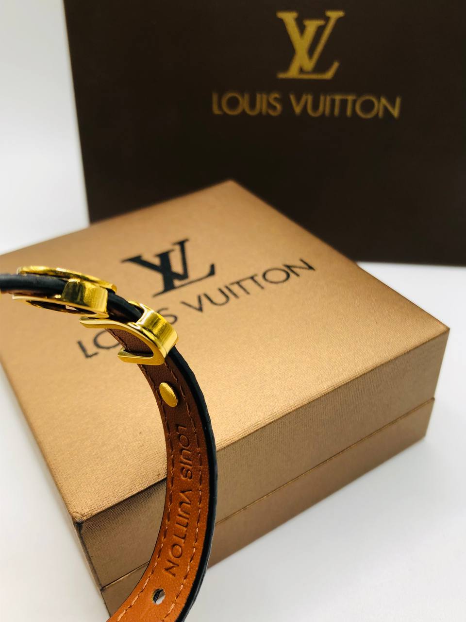 BRACELET LOUIS VUITTON CUIR ILY