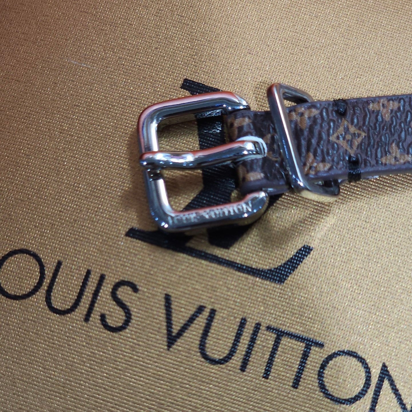 BRACELET LOUIS VUITTON CUIR V1