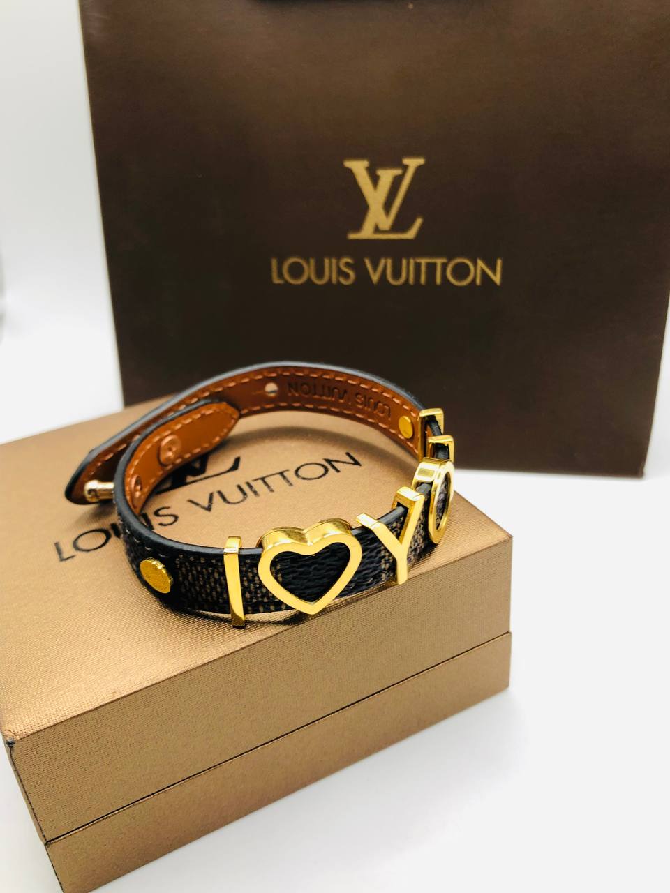 BRACELET LOUIS VUITTON CUIR ILY