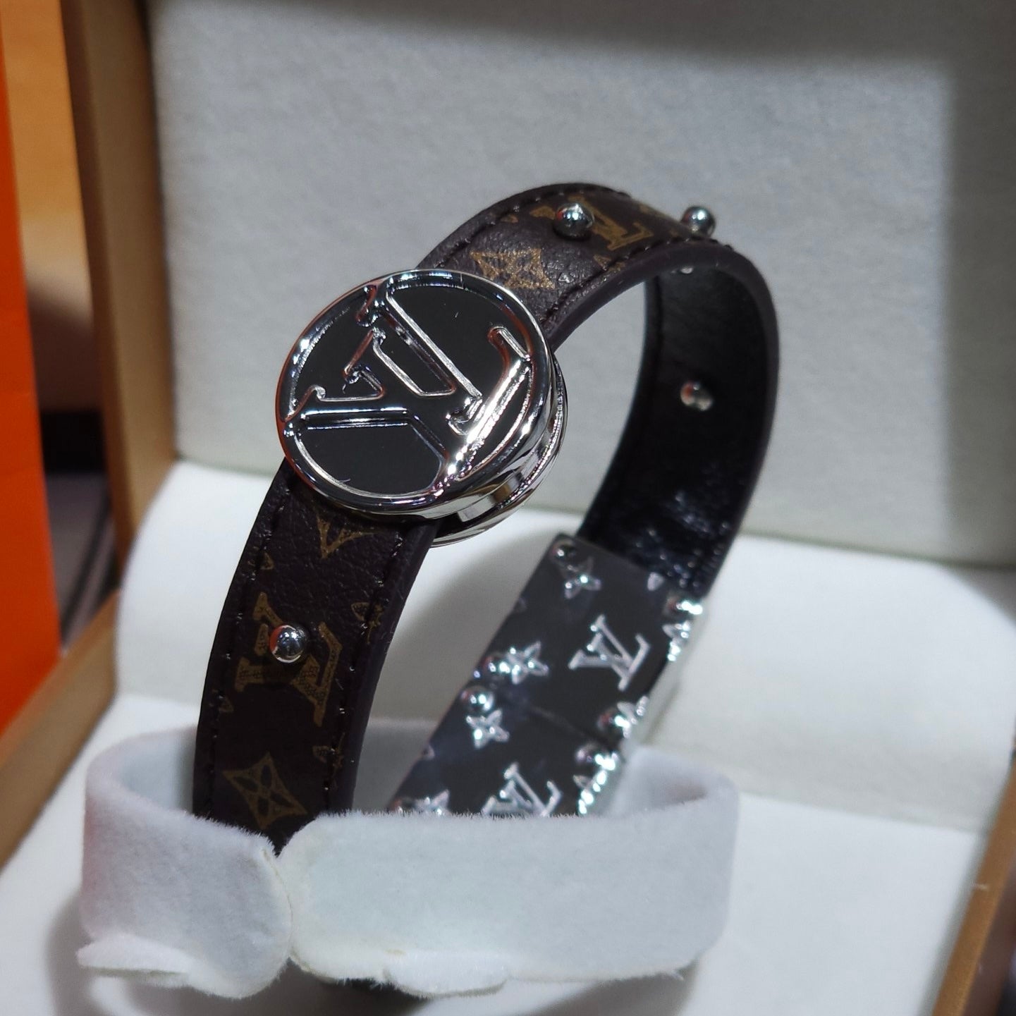 BRACELET LOUIS VUITTON CUIR V1A