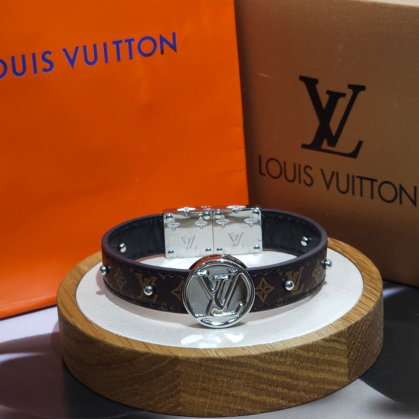BRACELET LOUIS VUITTON CUIR V1A