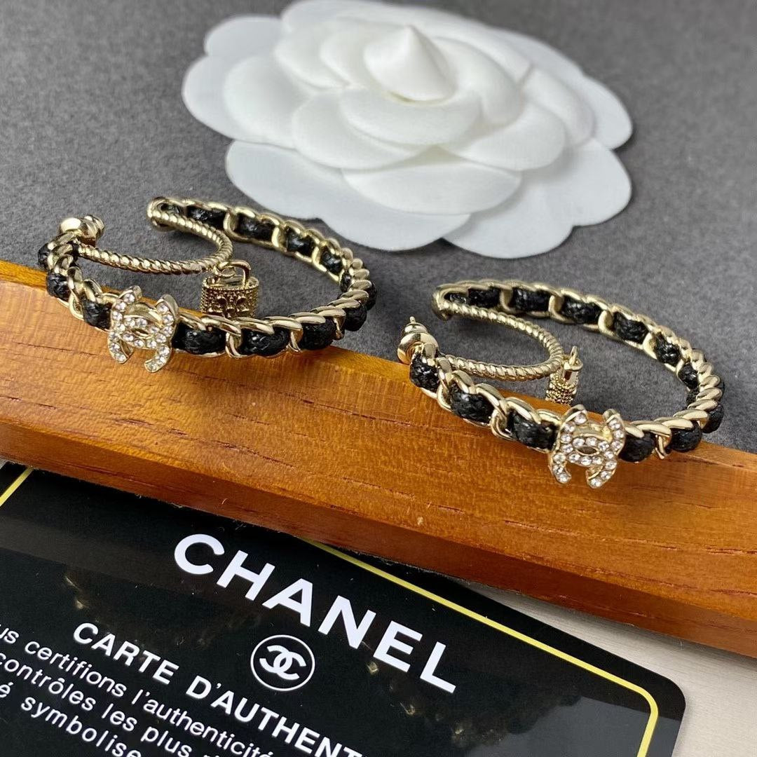 BOUCLES D’OREILLES CHA NEL 01