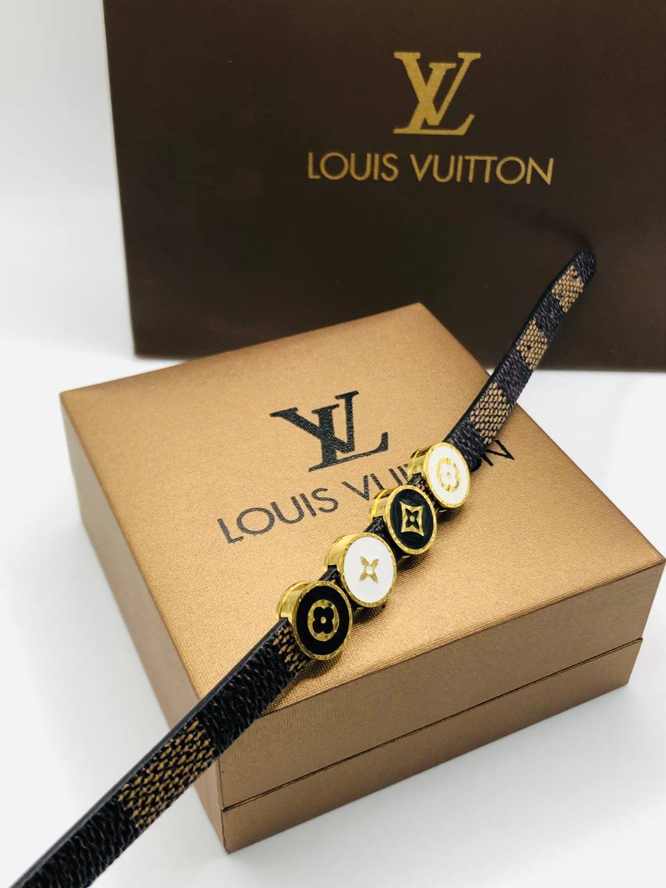 BRACELET LOUIS VUITTON CUIR P4