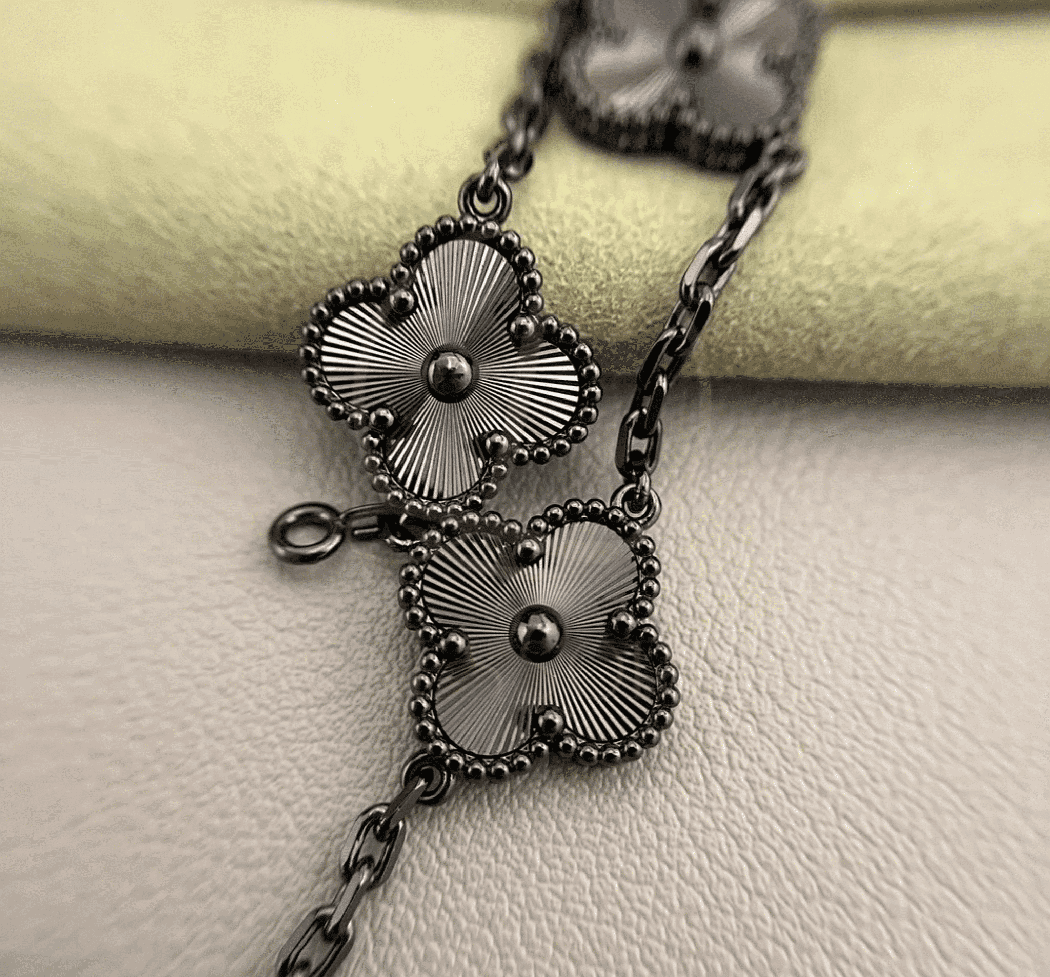 GOURMETTE VAN CLEEF & ARPELS VC02B-NOIR