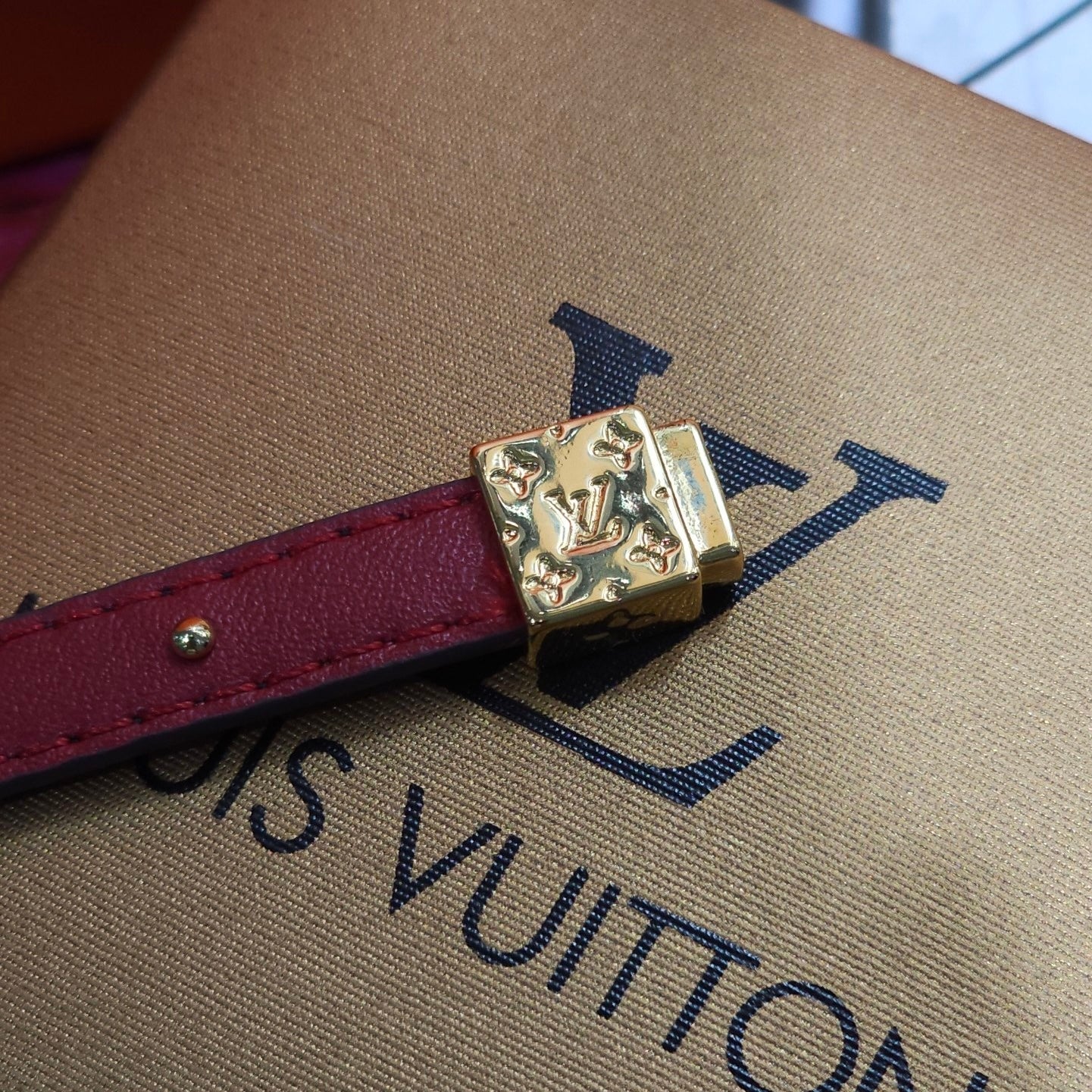 BRACELET LOUIS VUITTON CUIR DOUBLE FACE