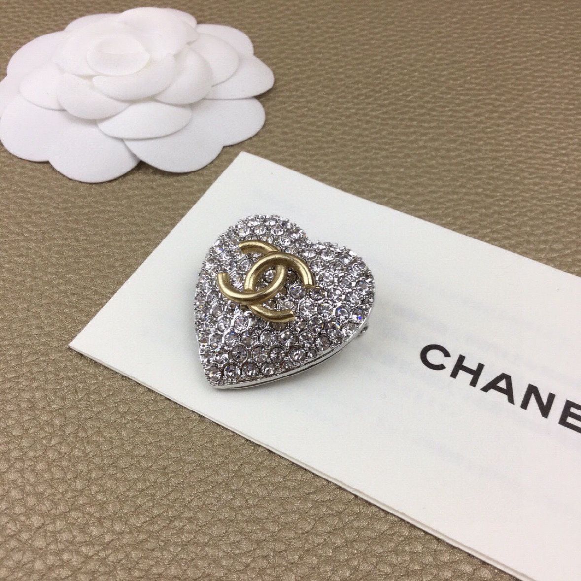 Broche CHANEL