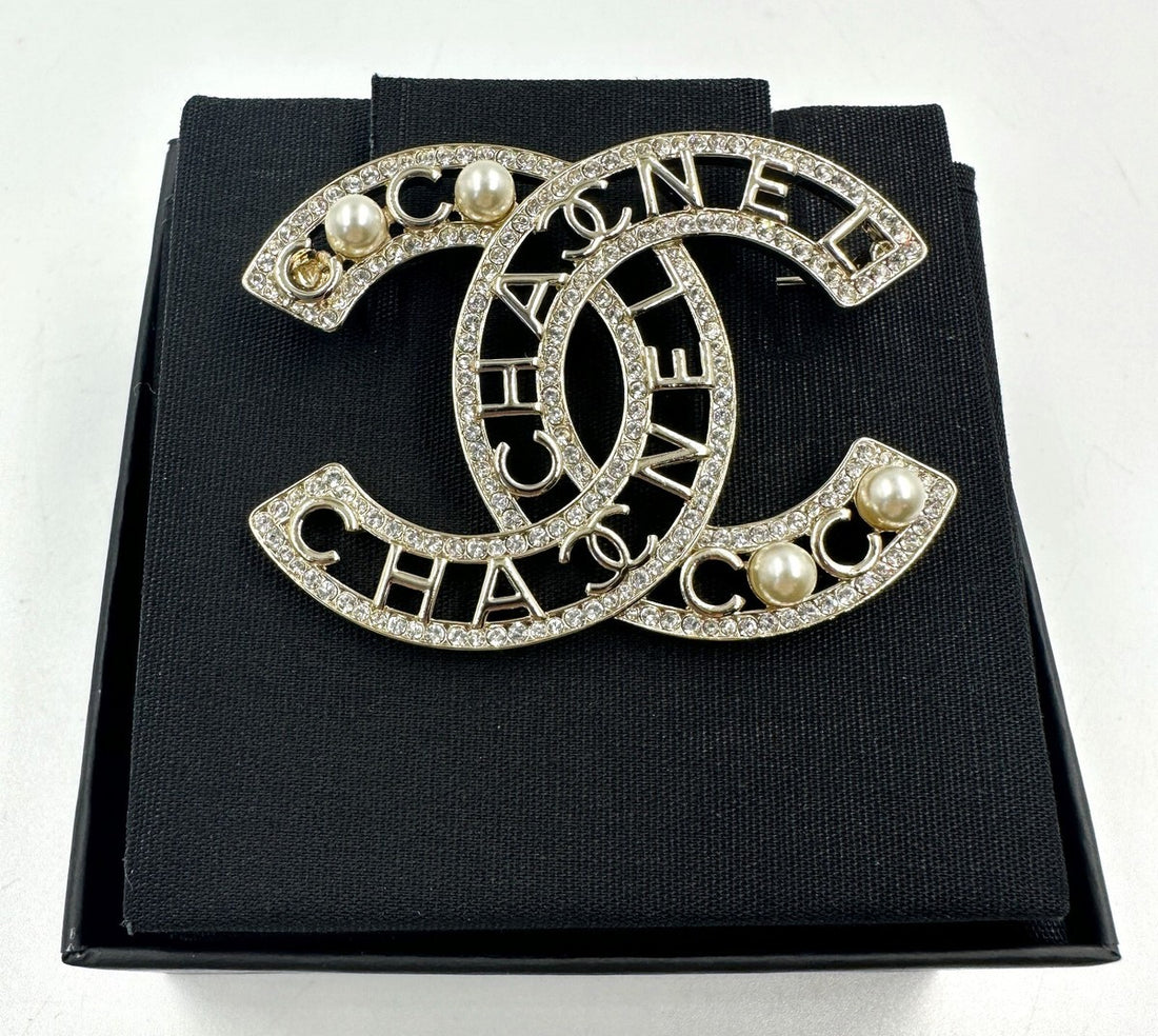 Broche CHANEL