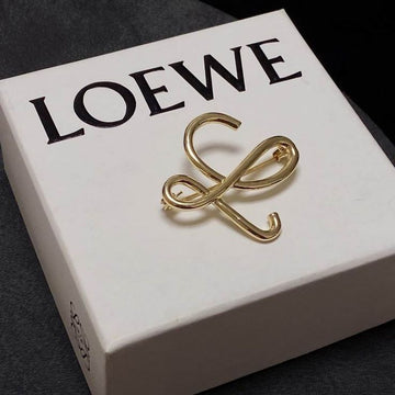 Broche LOEWE doré