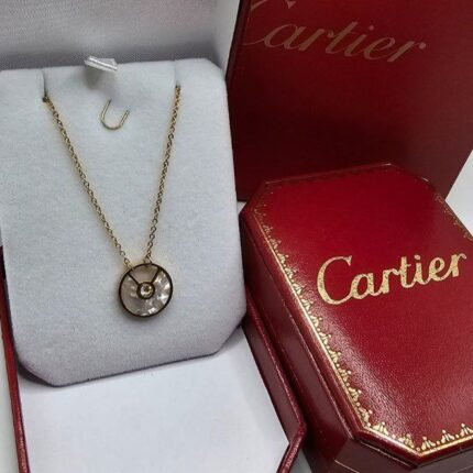 Collier Cartier amulette C-A02C
